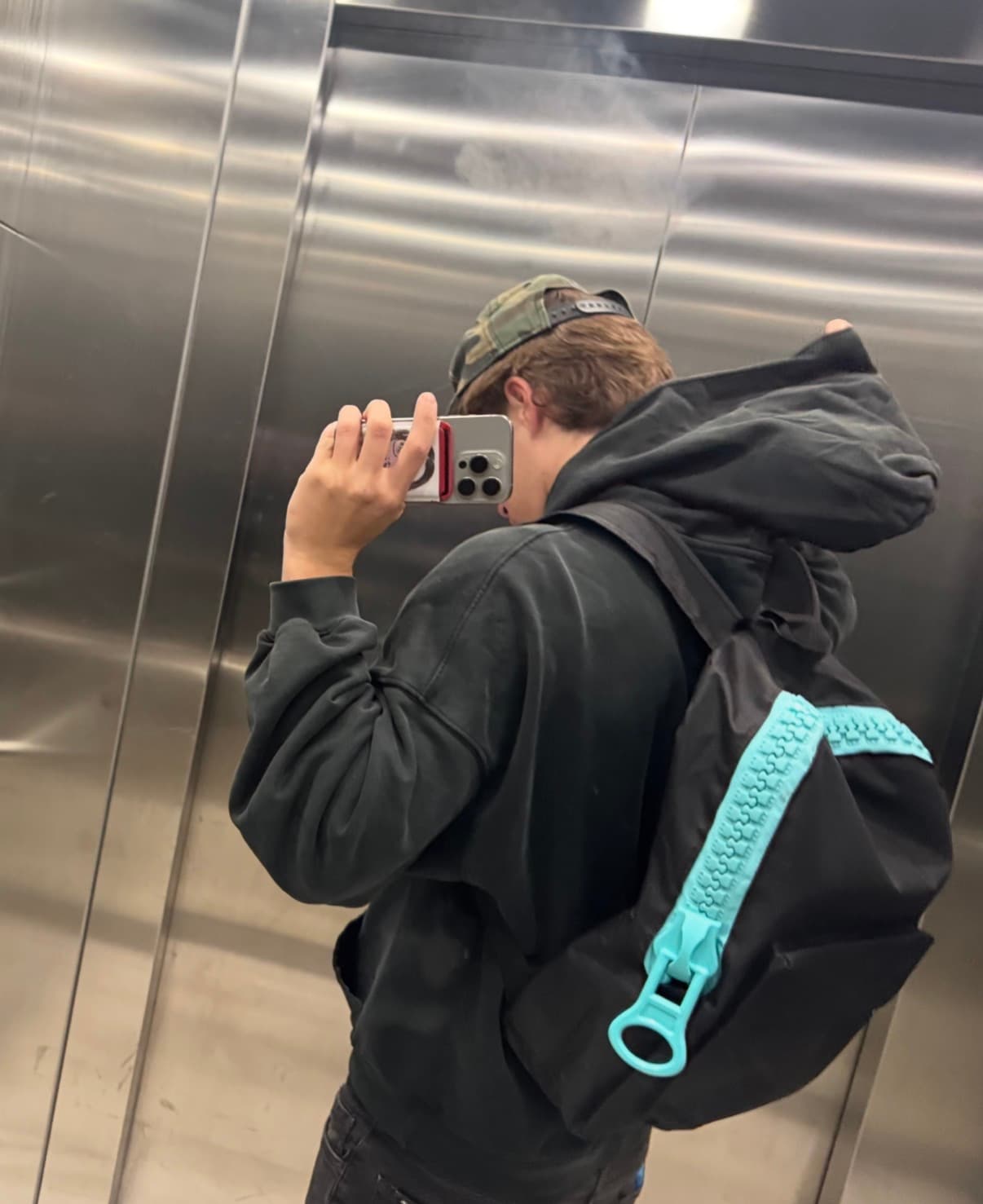 BIG ZIP SCHOOL BAG